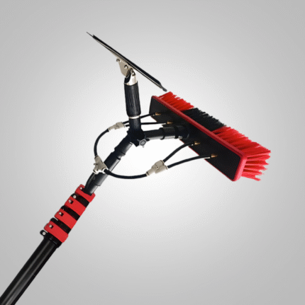 BROSSE À PERCHE TÉLESCOPIQUE ALIMENTÉE EN EAU AVEC RACLEUR